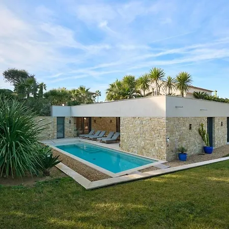 Bélier, Pampelonne Villa